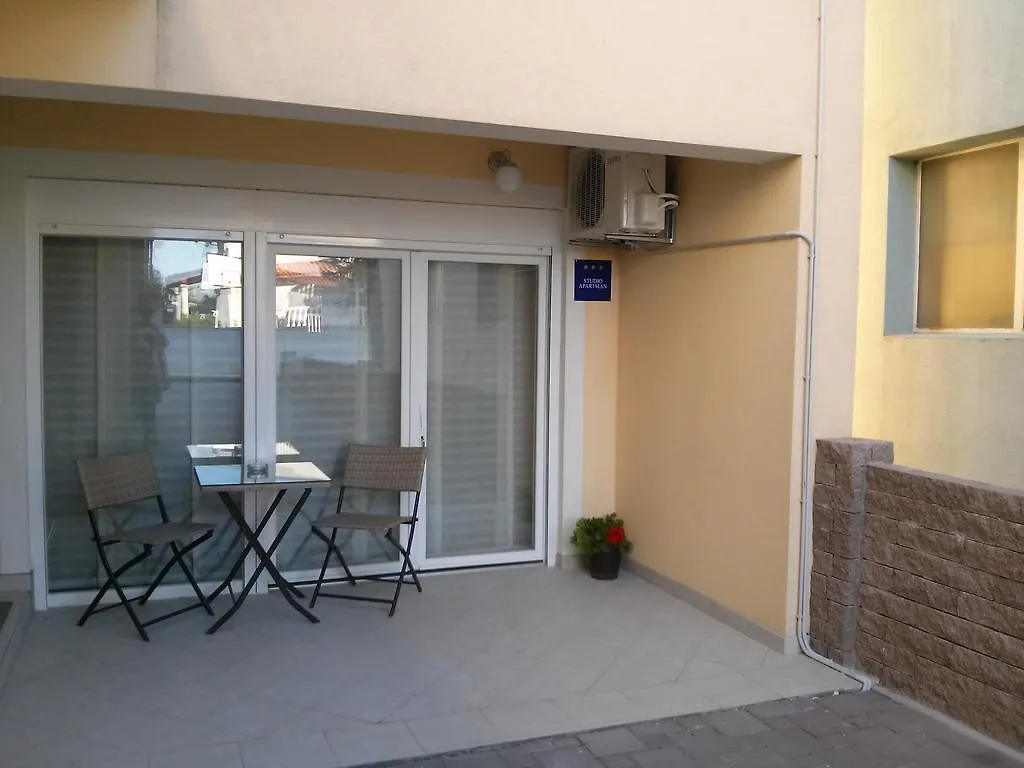Apartments Lena Pula